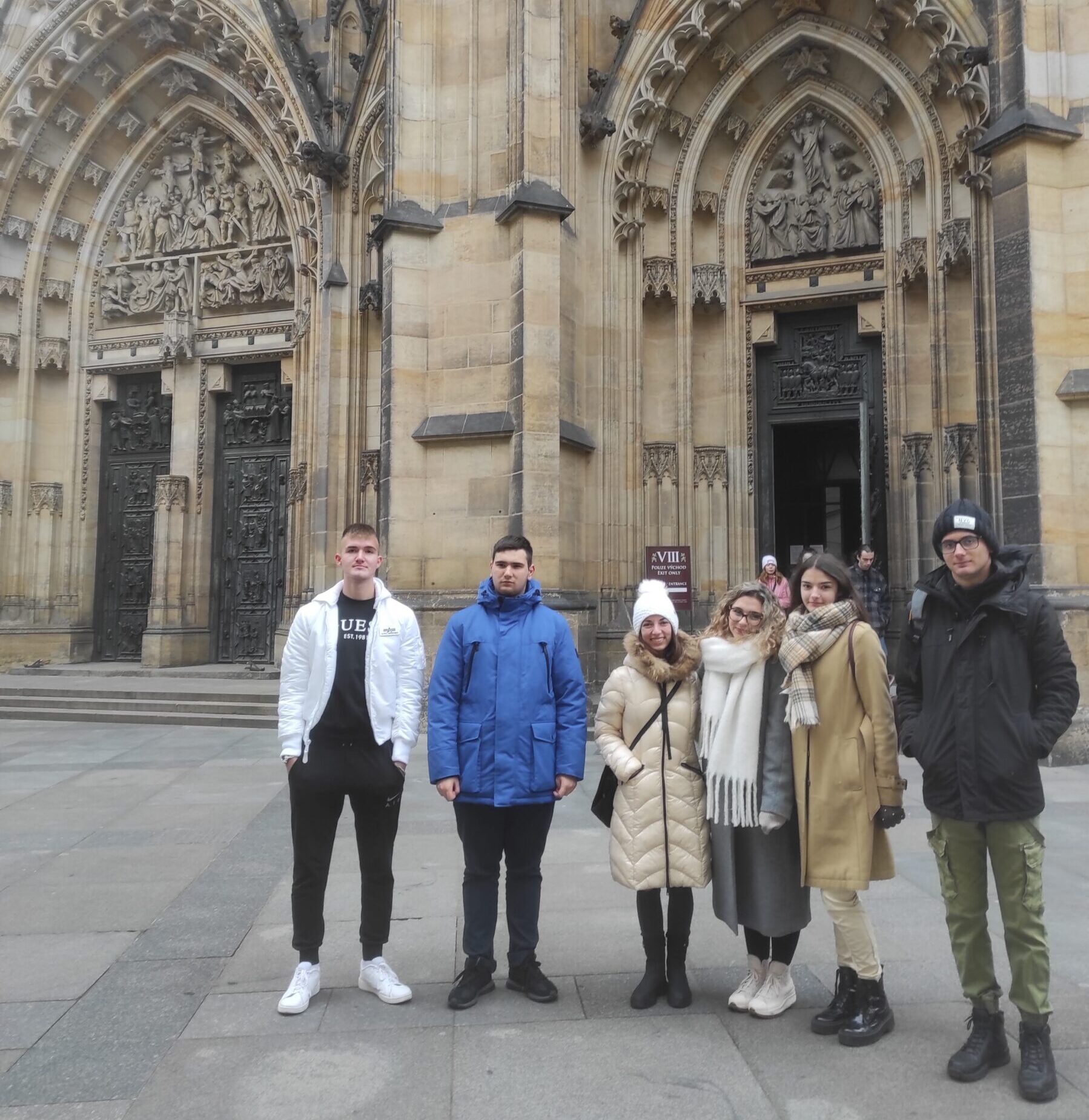 Ученици от Гимназия “Райко Цончев” посетиха град Прага в рамките на проект Creative and active education – Body, mind, spirit