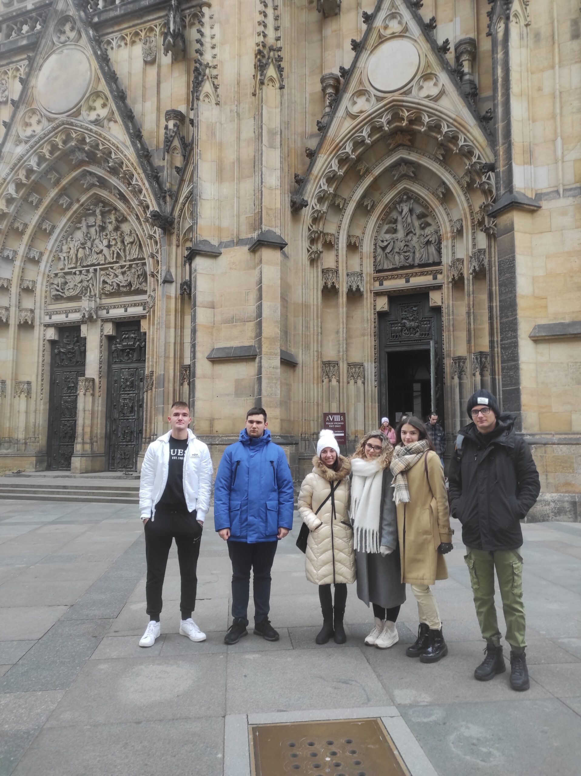 Ученици от Гимназия “Райко Цончев” посетиха Прага в рамките на проект Creative and active education – Body, mind, spirit